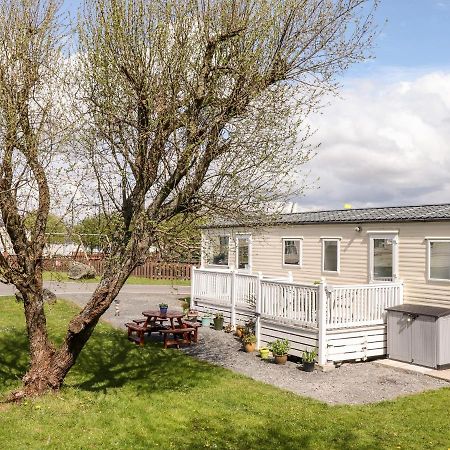 The Maples Vila Millom Exterior foto