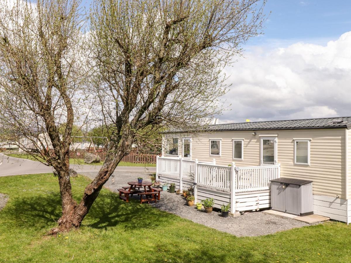 The Maples Vila Millom Exterior foto